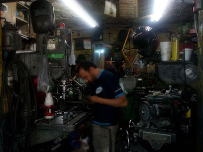 Negocio Servicio Industrial Torno