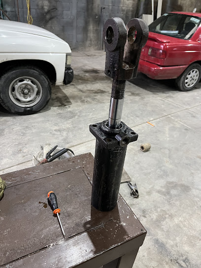 Negocio Taller De Torno Y Soldadura Meys Lozano, Fabricación Y Reparación De Gatos Hidráulicos