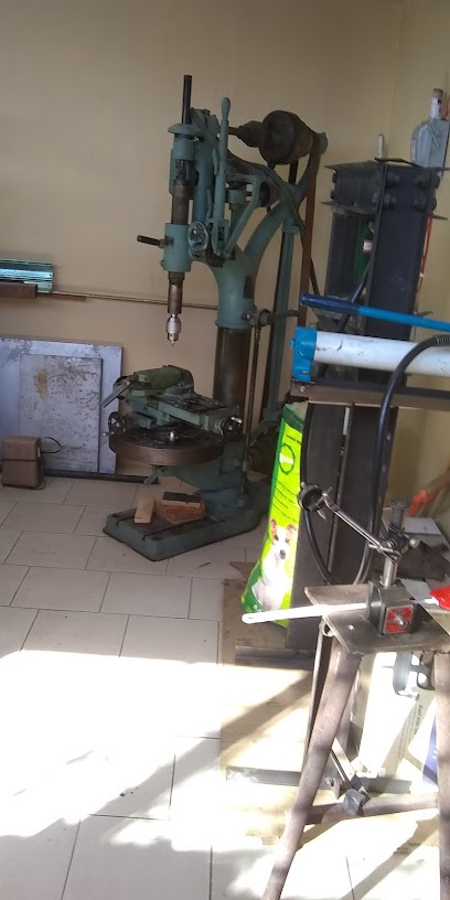 Negocio Torno Industrial La Escuela