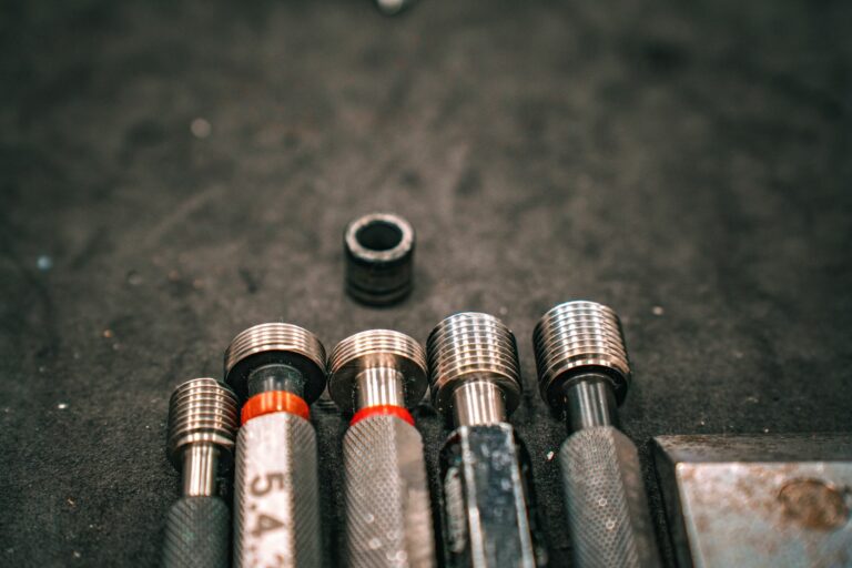 Moleteado: Técnicas de Deformación y Corte para Mejorar Superficies